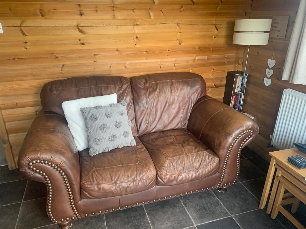Swansea Log Cabin Pontardawe Eksteriør billede