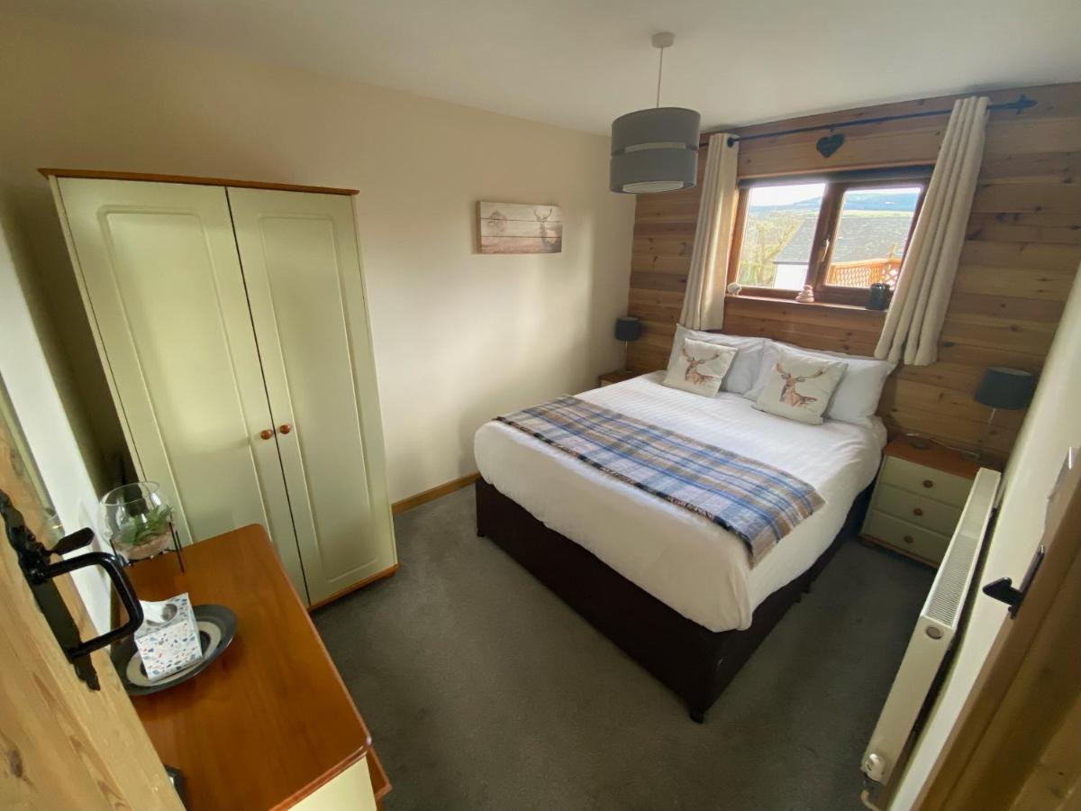 Swansea Log Cabin Pontardawe Eksteriør billede
