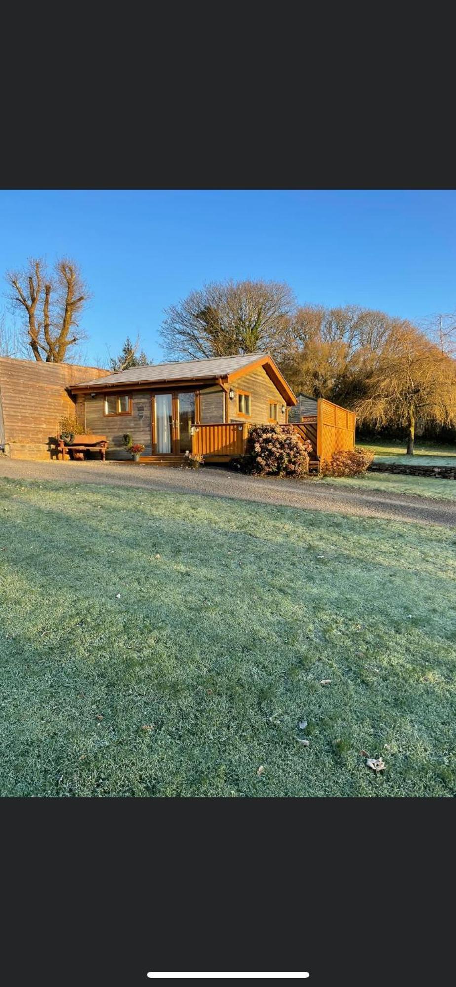 Swansea Log Cabin Pontardawe Eksteriør billede