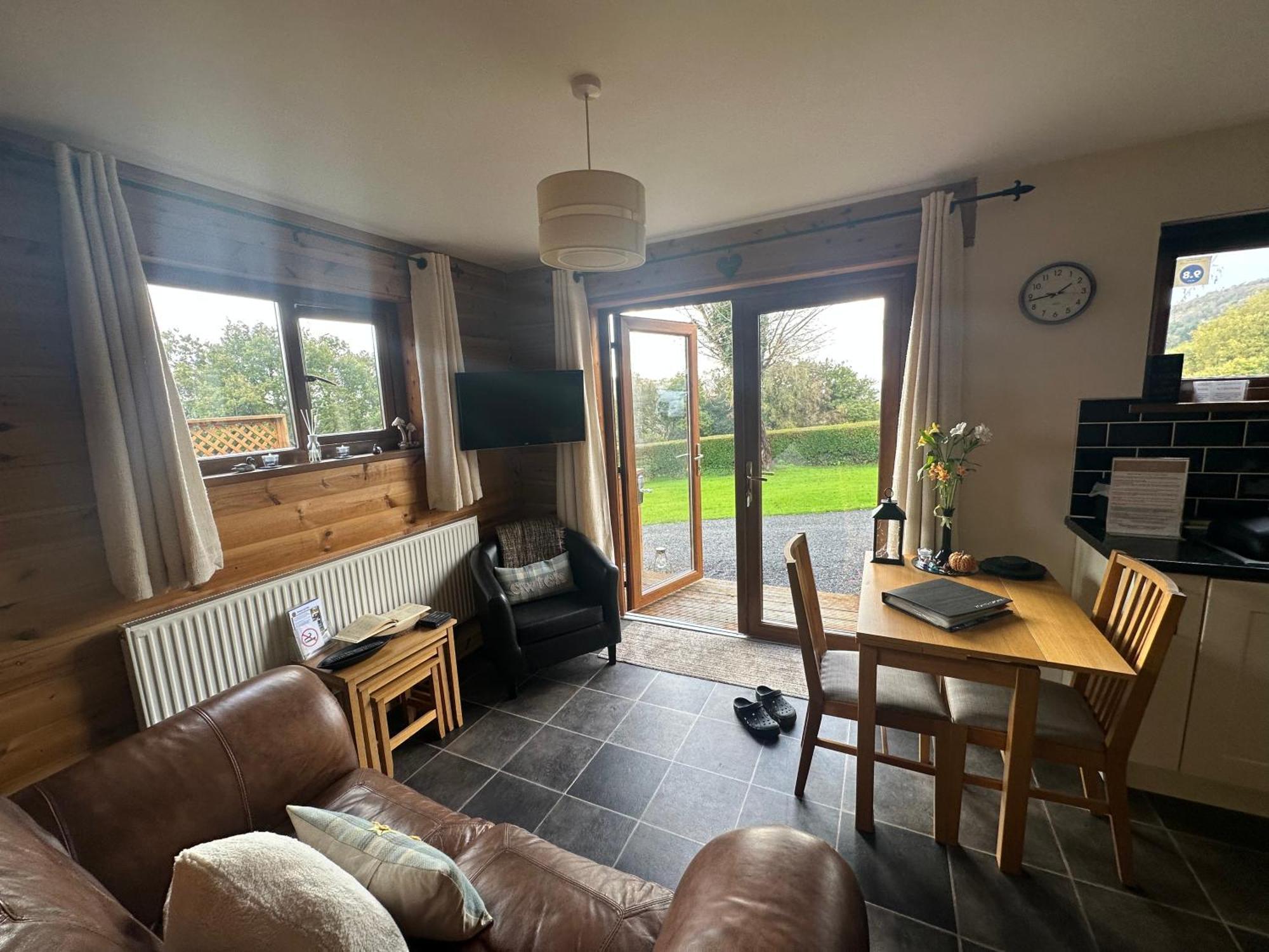Swansea Log Cabin Pontardawe Eksteriør billede
