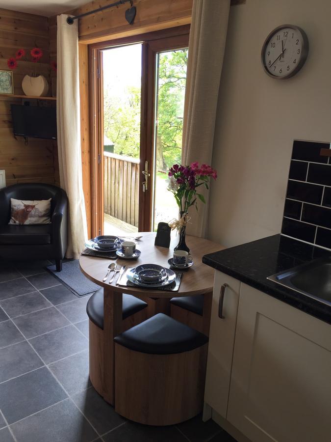 Swansea Log Cabin Pontardawe Eksteriør billede